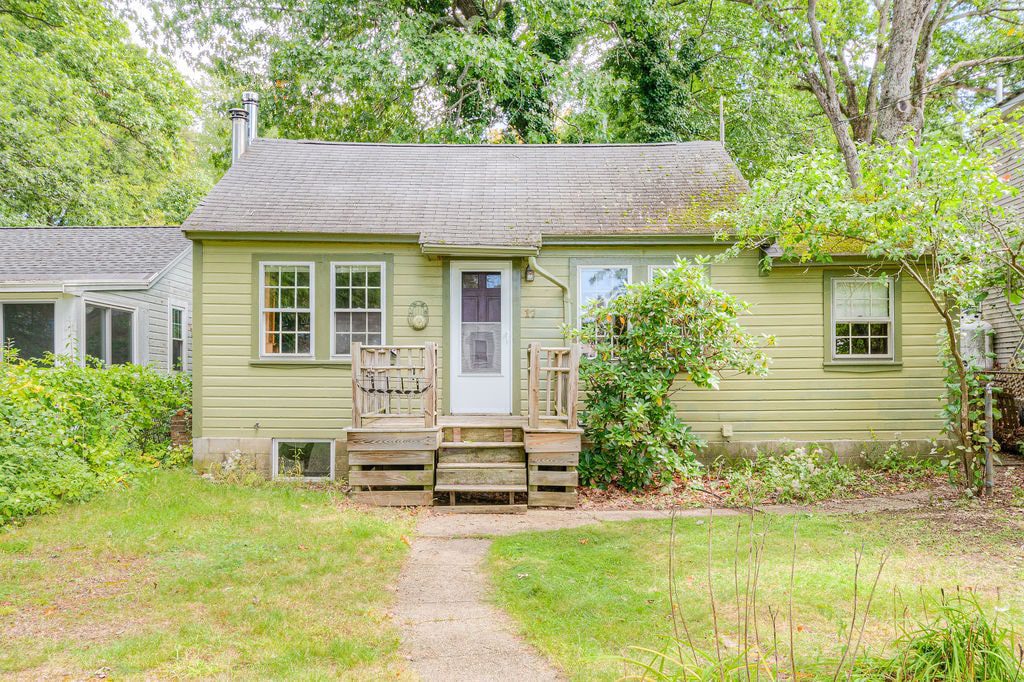 17 Lakeshore Drive Hopkinton Mass