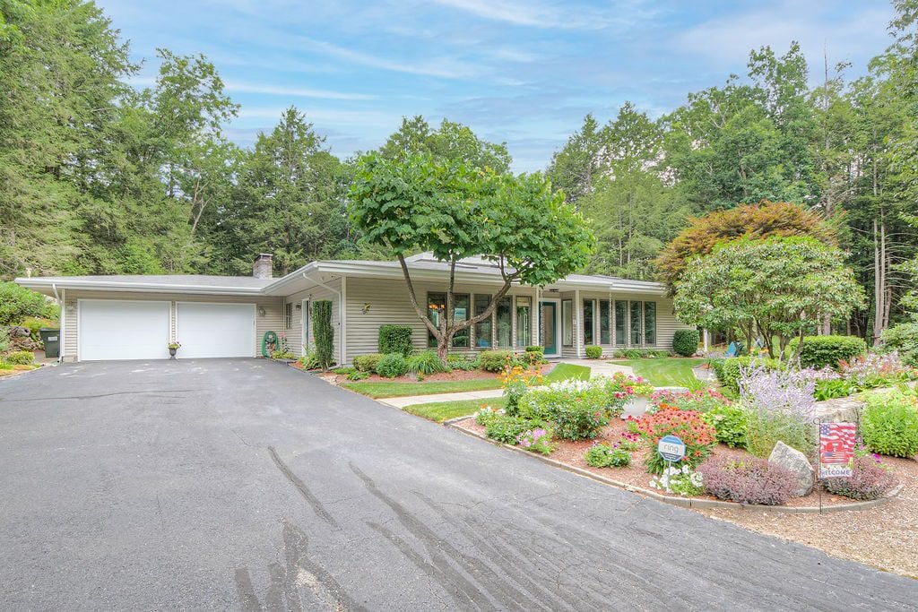 20 Serenity Drive Uxbridge