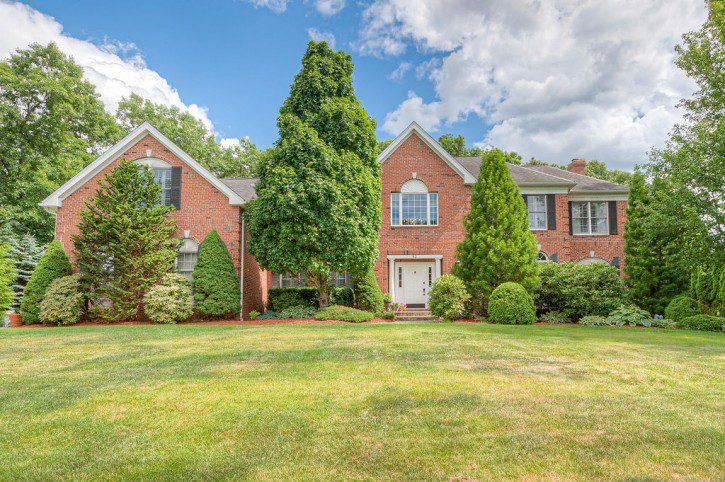 60 Greenwood Road Hopkinton Mass
